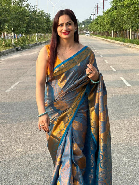 Reena Dwivedi In Kanjivaram Silk Designer Saree