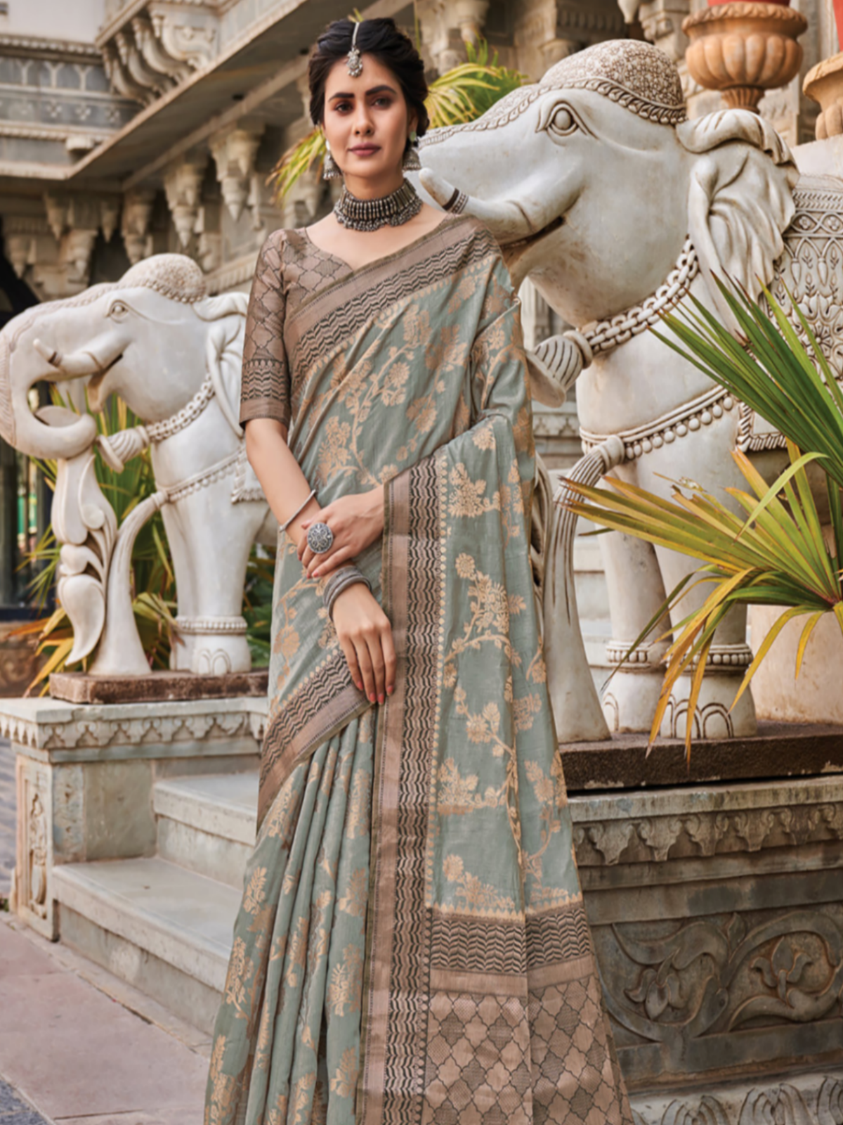 Reena Dwivedi In Banarsi Silk Saree. Available In 6 Colours.