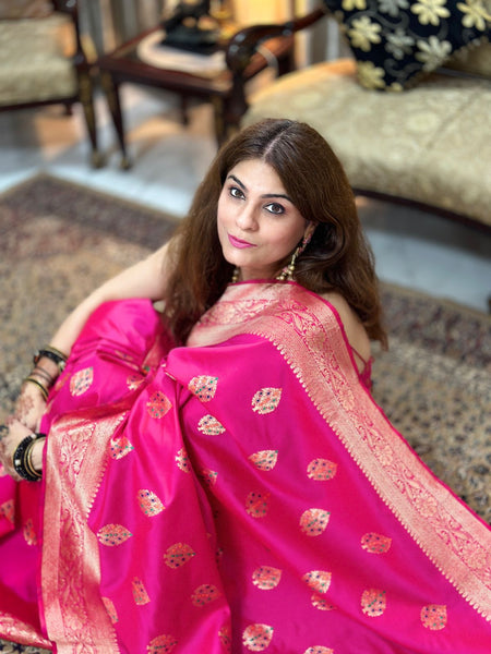 Naveena Kapooor In Banarsi Silk Saree. Available In 5 Colours.