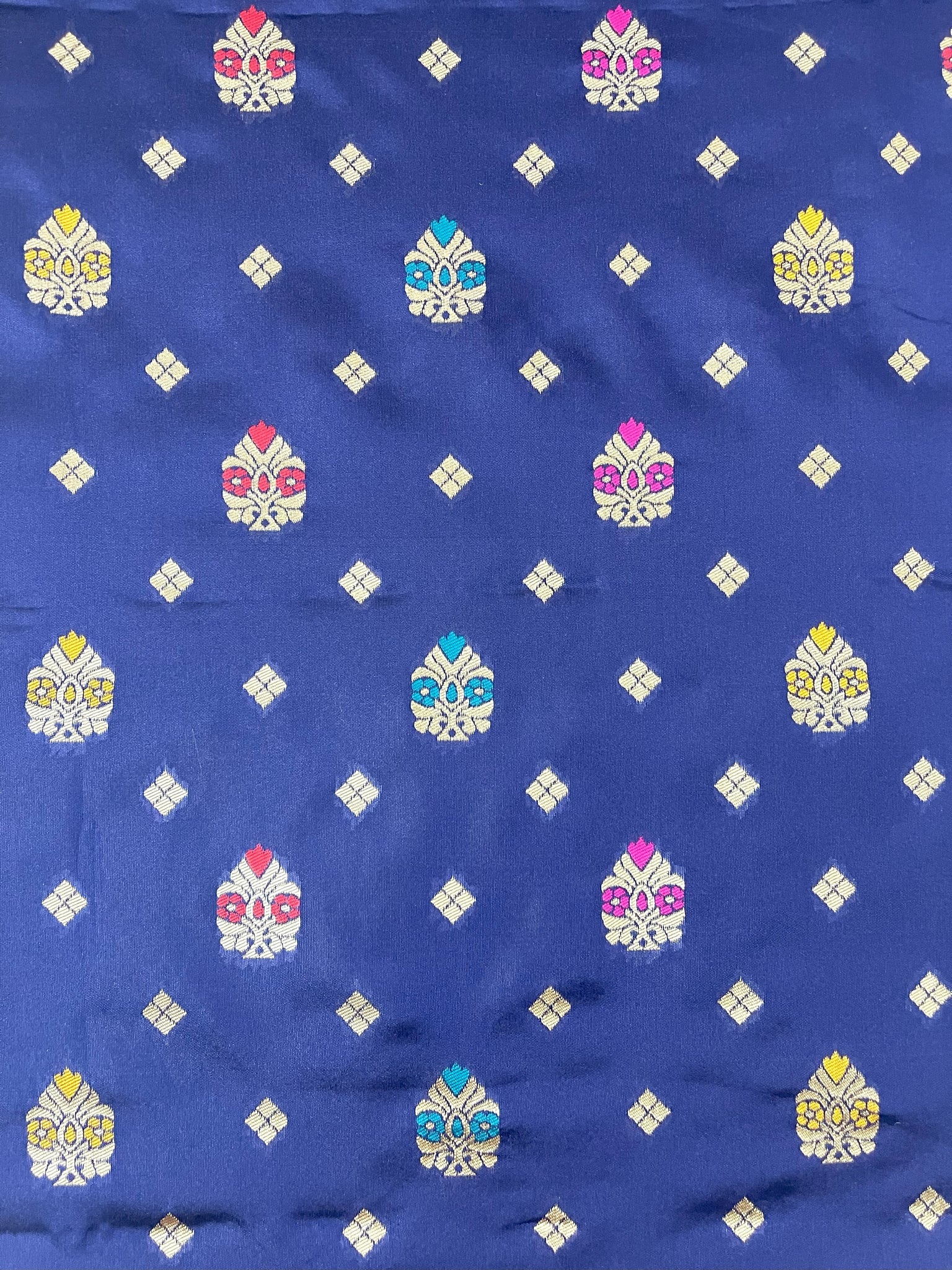 Naveena Kapoor In Banarsi Silk Saree. Available In 3 Colours