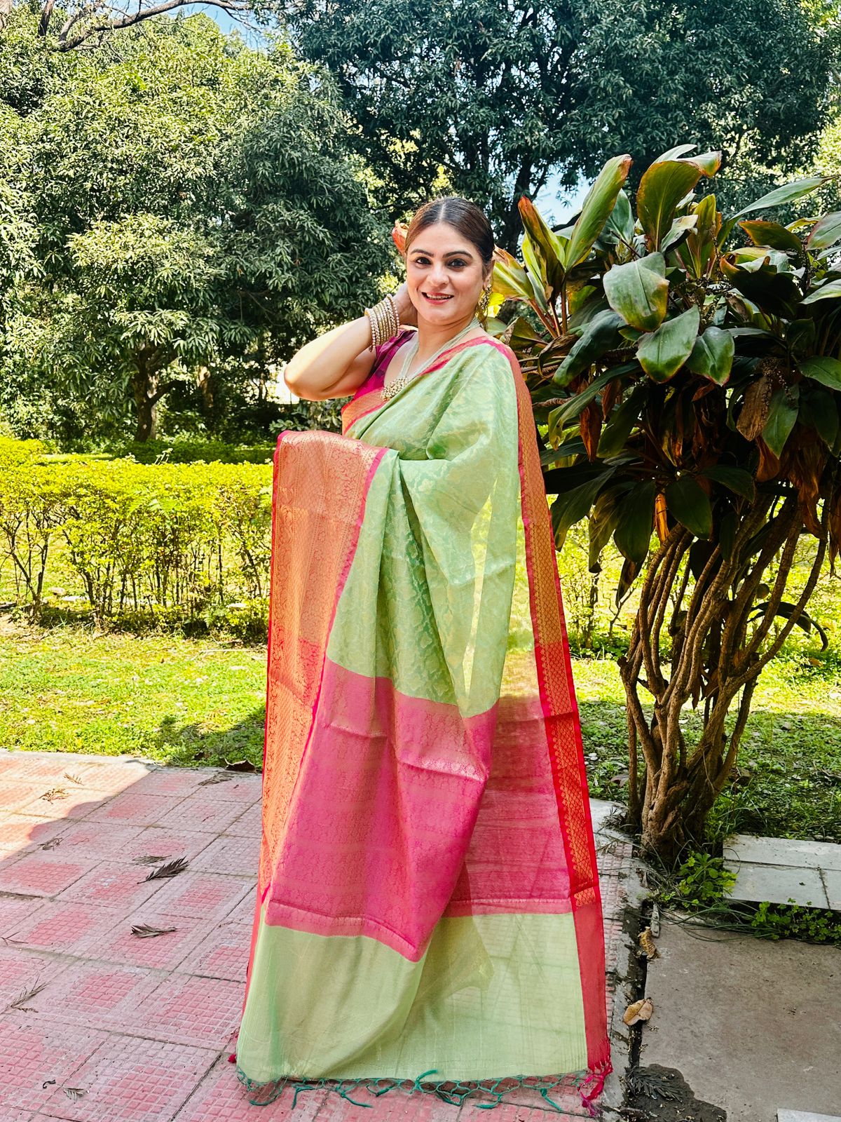 Naveena Kapoor In Banarsi Georgette Silk Sari. Available In 2 Colours
