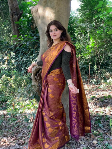 Naveena Kapoor In Kanjivaram Silk Saree