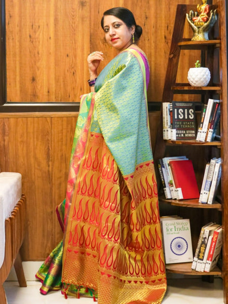 Ramya Pathak In Kanjivaram Saree With Golden Contrast Pallu