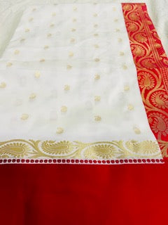 Naveena Kapoor In Traditional Garad-Korial Bengali Silk Saree With Contrast Pallu. Available In 3 Colours.