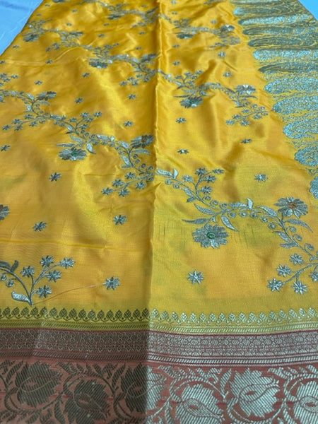 Reena Dwivedi In Handmade Designer Banarsi Silk Saree. Available In 5 Colours.