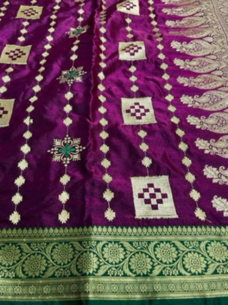 Naveena Kapoor In Banarsi Saree. Available In 3 Colours.