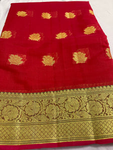 Designer Linen Saree With Zari Pallu. Available in 5 colours.