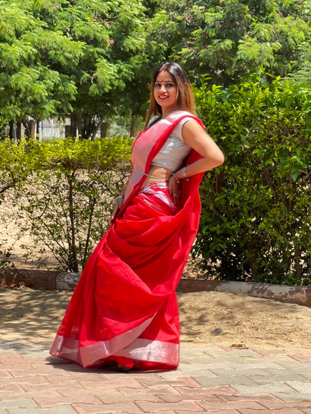 Megha Rathod In Linen Saree. Available In 3 Colours.
