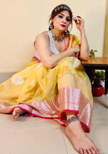 Naveena Kapoor In Kota Doria Silver and Gold Boota Saree With Matching Pallu. Available In 4 Colours.